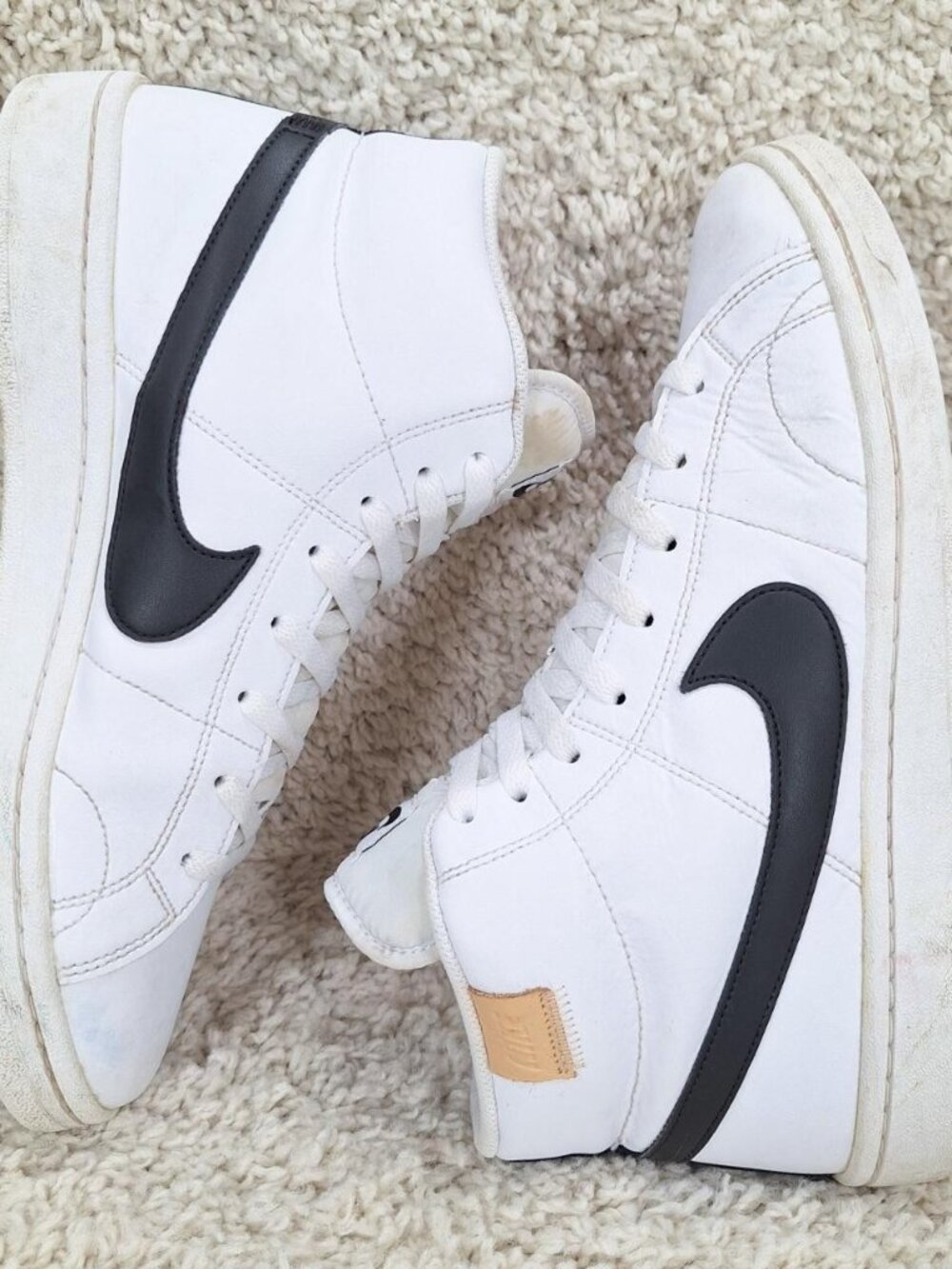 Nike Court Royale 2 Mid Sneaker Mens Sz 10, Tennis Shoes White/Black Retro.